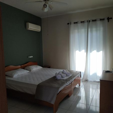Poros Town Apartments By Evita'S Resort מראה חיצוני תמונה