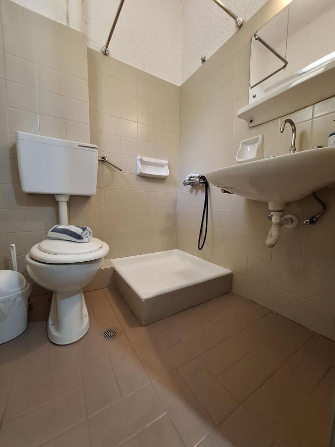 Poros Town Apartments By Evita'S Resort מראה חיצוני תמונה