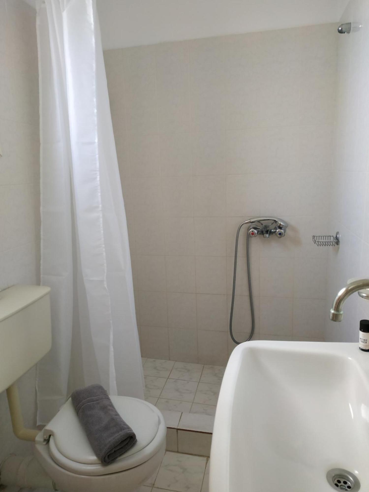 Poros Town Apartments By Evita'S Resort מראה חיצוני תמונה